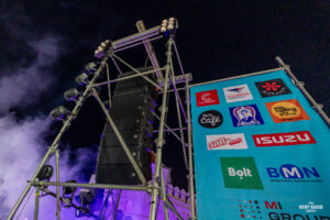 Line Array Wharfedale Pro แขวนบนโครง Truss ข้างเวทีงาน CAT RADIO ครั้งที่ 12