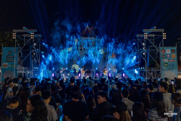 ผู้ชมหน้าเวทีงาน CAT RADIO ครั้งที่ 12 ที่ Siam Park พร้อมระบบเสียง Wharfedale Pro