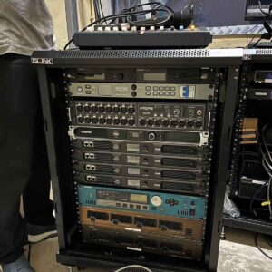 Rack เครื่องเสียงและ Amplifier ของระบบที่ Columbia Pictures Aquaverse
