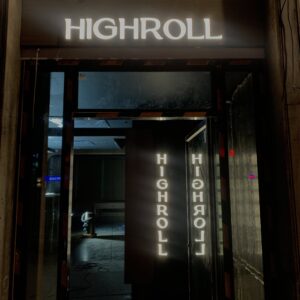 ทางเข้า HIGHROLL Bar กรุงเทพฯ